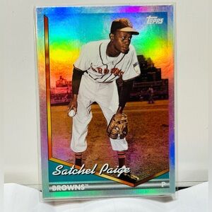 RARE AWESOME SATCHEL PAIGE 2024 TOPPS SILVER/CHROME REFRACTOR RAINBOW CARD MINT!